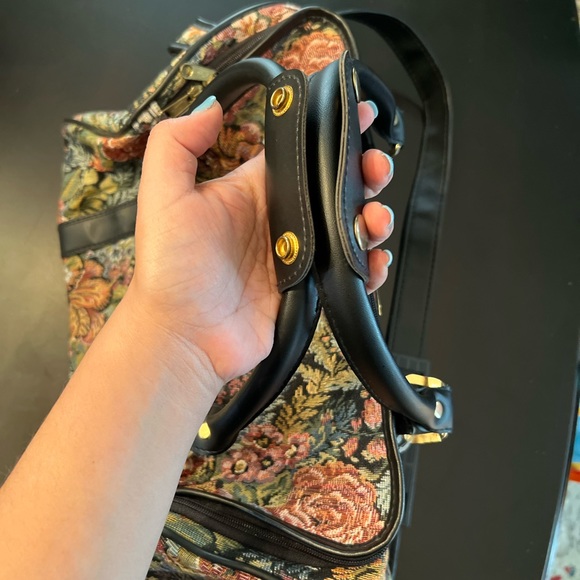 Medium size tapestry luggage, carry-on with strap never used  some wear - Picture 9 of 15